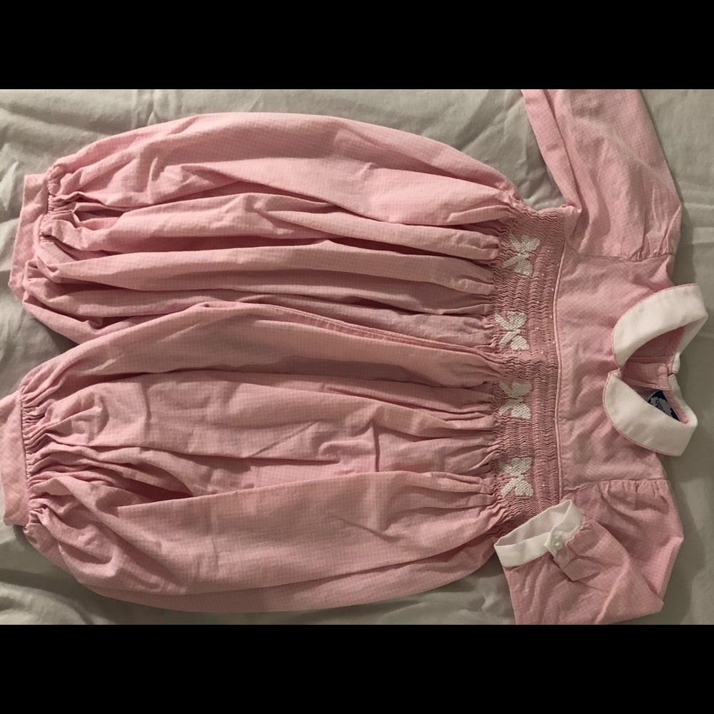 Carriage Boutique pink smocked romper w/ bows 6 mo